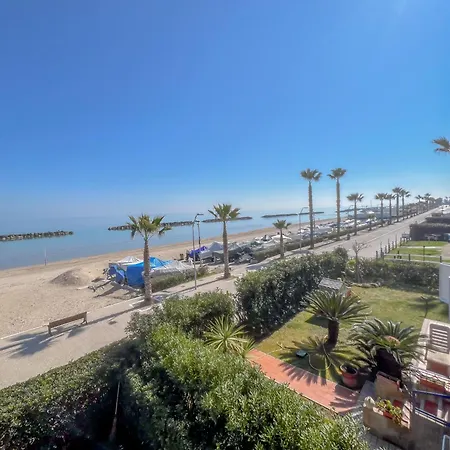 Duplex Emirati Fronte Mare Rif A781 アパート *