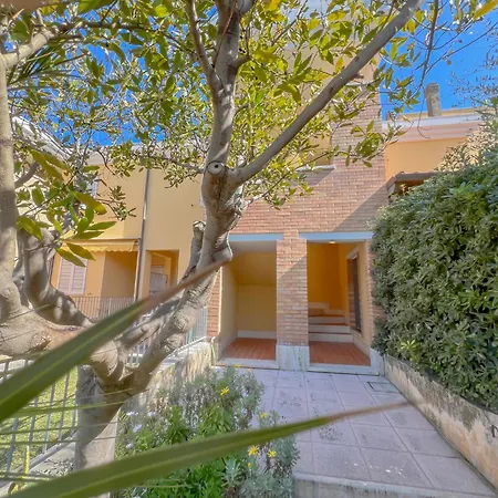 Duplex Emirati Fronte Mare Rif A781