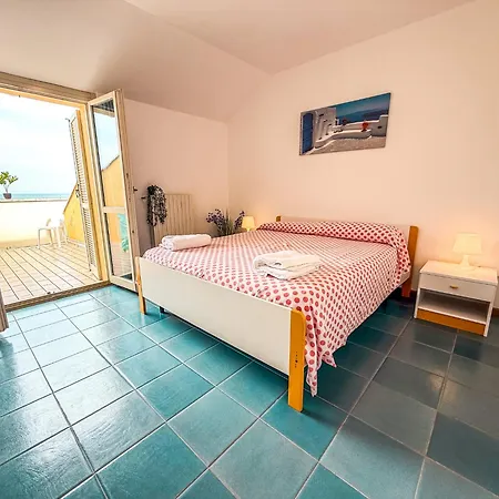 Apartment Duplex Emirati Fronte Mare Rif A781 *