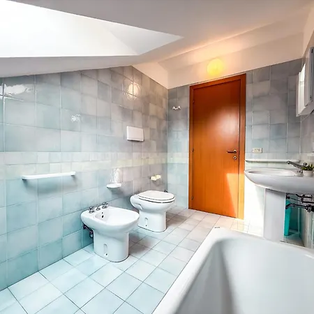 Duplex Emirati Fronte Mare Rif A781 *