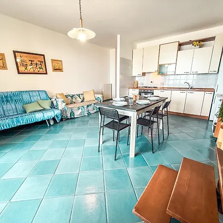 Duplex Emirati Fronte Mare Rif A781 *