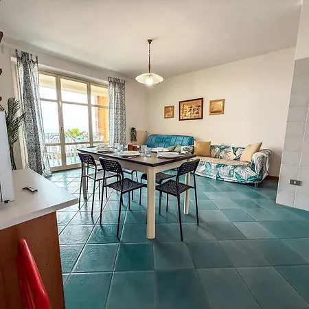 Apartment Duplex Emirati Fronte Mare Rif A781 *